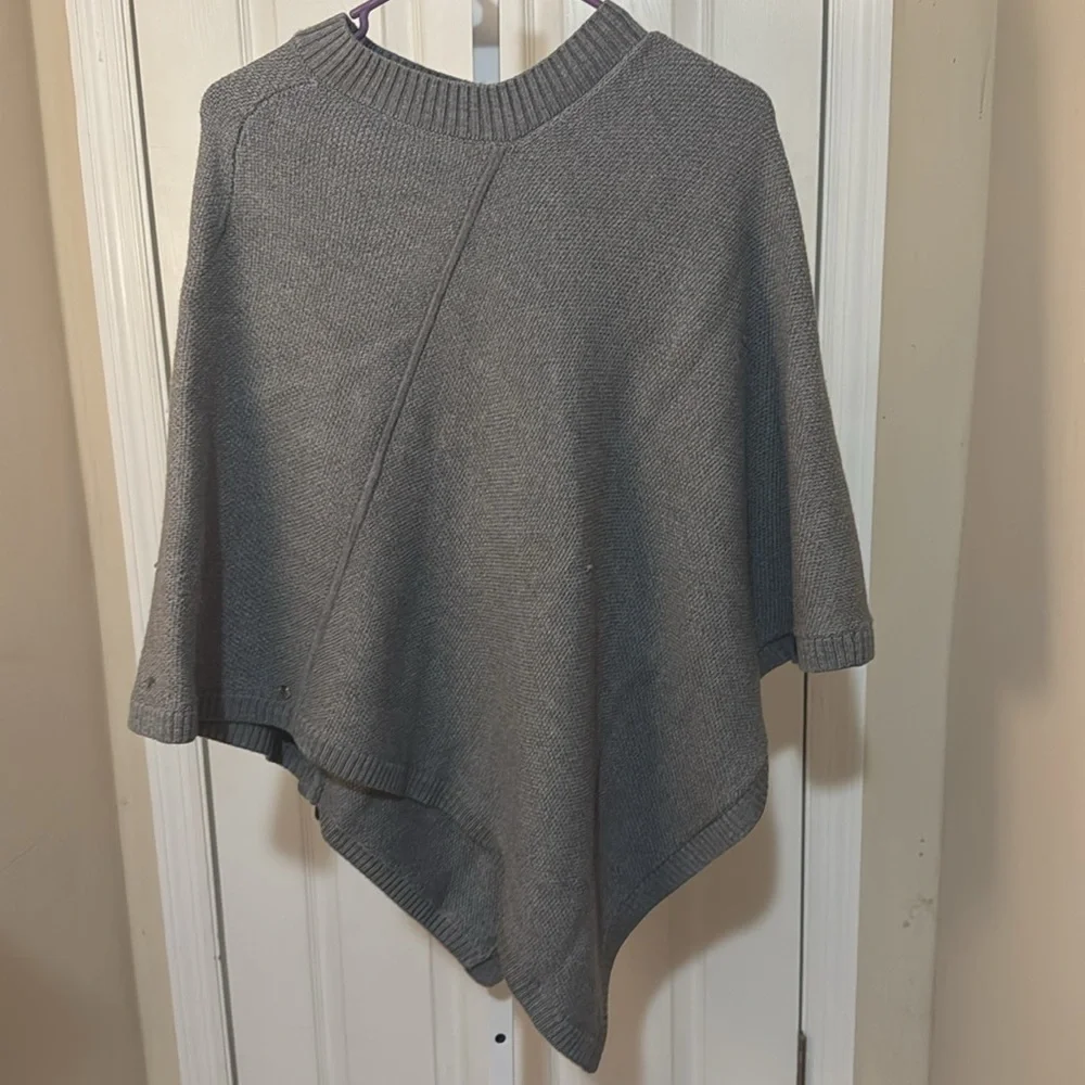Lululemon on the go poncho